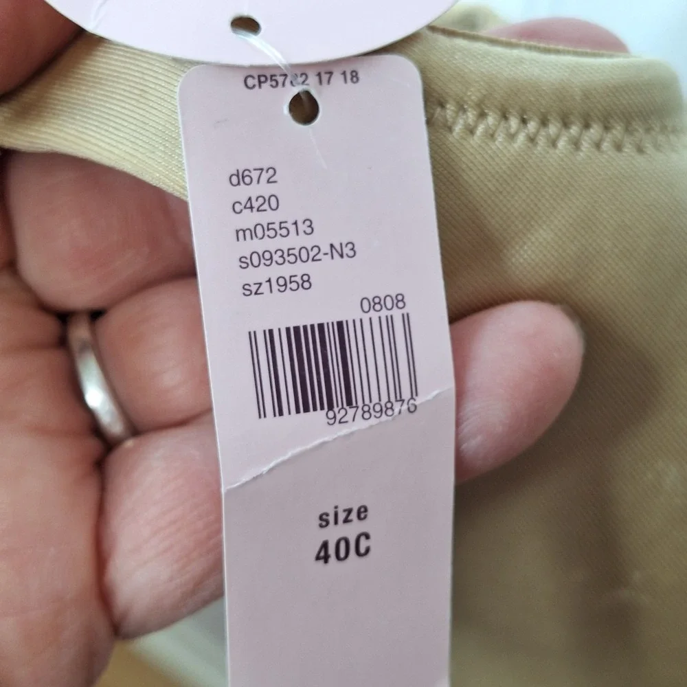 Cacique 40C Smooth Underwire Bra Comfort Straps Molded Cups Beige Full Cover NWT